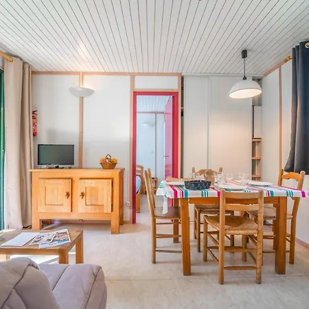 샬레 Les Chalets De Booz